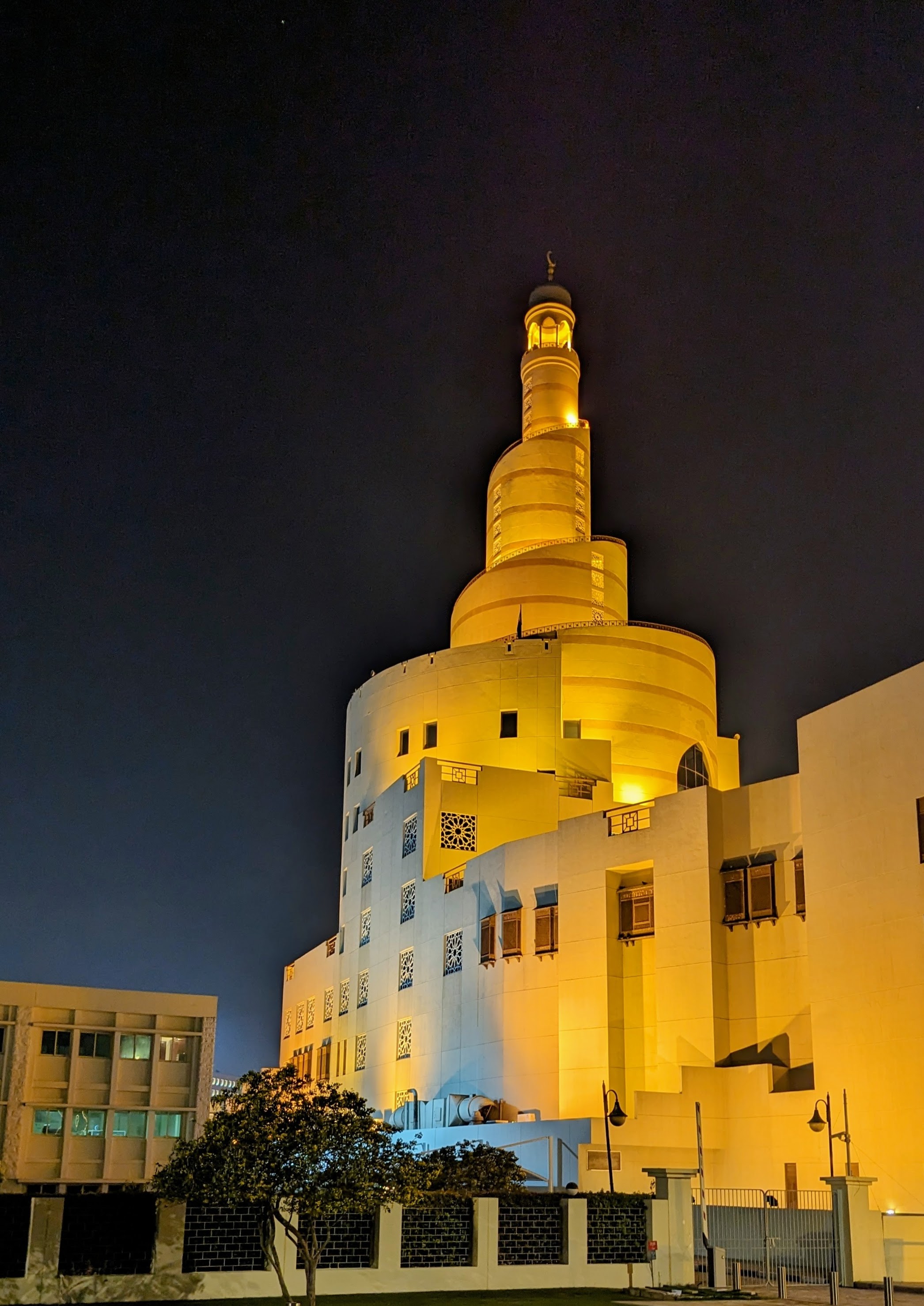 Qatar waterfront and city details